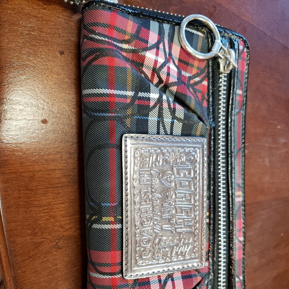 Coach wristlet wallet